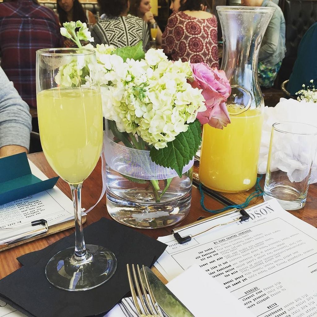 ChelseaRiot's tweet photo. Here's to the ladies who #brunch https://t.co/NDzJjQZmaz https://t.co/BFnUgeV2Ut