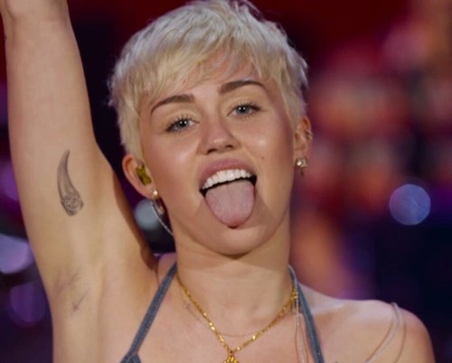 Miley cyrus doctor. High Майли Сайрус. Майли Сайрус MTV Arctic Monkeys. Miley Cyrus 23. Майли Сайрус Версаче.