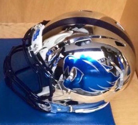 UNISWAG's tweet image. A look at the new secondary logo on the chrome helmet for @UKFootball @UKequipment #uniswag