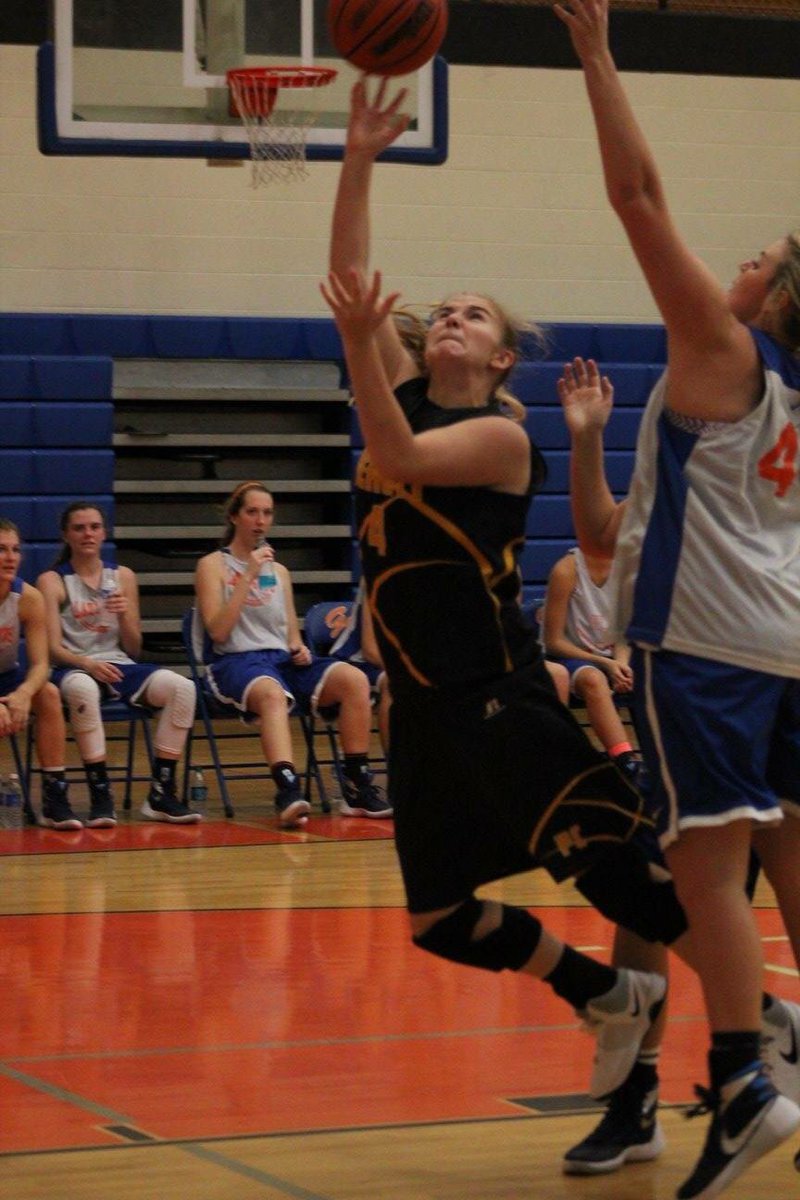 UCPrepShowcase's tweet photo. 2018 PF @courtney_0304 had 7pts 7ast 9reb 10stl in limited mins in W vs ERobertson #getinorloseout #doesitall https://t.co/k5opsqz3Ik