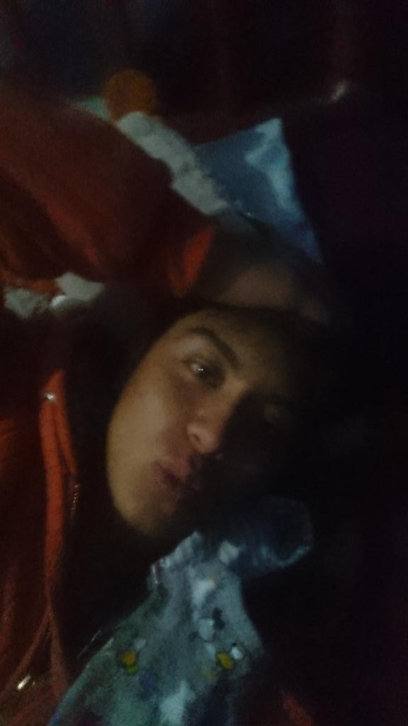 carlithoz16's tweet photo. @SabadazoOficial 

#BesoSabadazo 

     Para Mi Novia Ke Dejo Sus Tines Olvidados En Mi Mochila!!!. https://t.co/tIcbYQnIRy