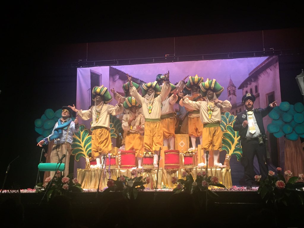 Enhorabuena <a href="/ChiriVillarrasa/">Chirigota Villarrasa</a> por esa buena actuación en #carnavaldelaluz16