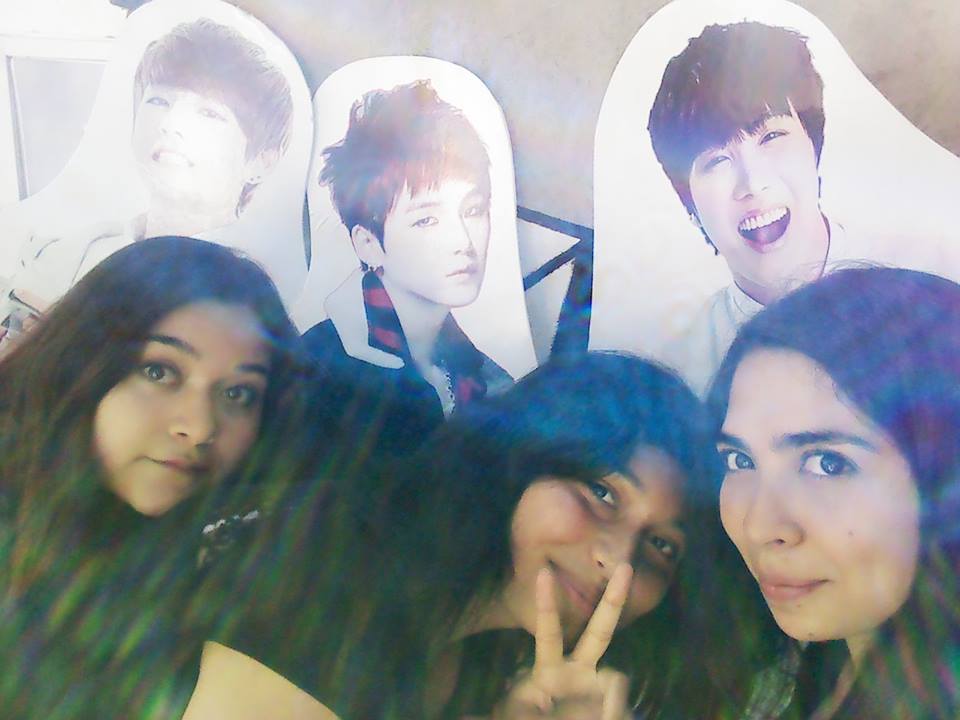 lysnfj's tweet photo. Las fotos con las niñas ;-; #navisetlife #naviteam #navikrcl https://t.co/ZoLBtiiXy4