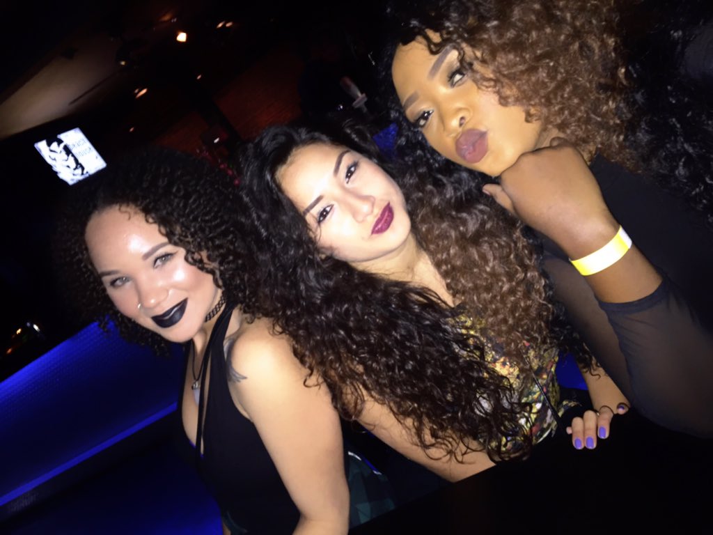lakenyaa3's tweet photo. #powertothelocals if she ain't foreign she Boring 😍 https://t.co/7C3NB6PooI