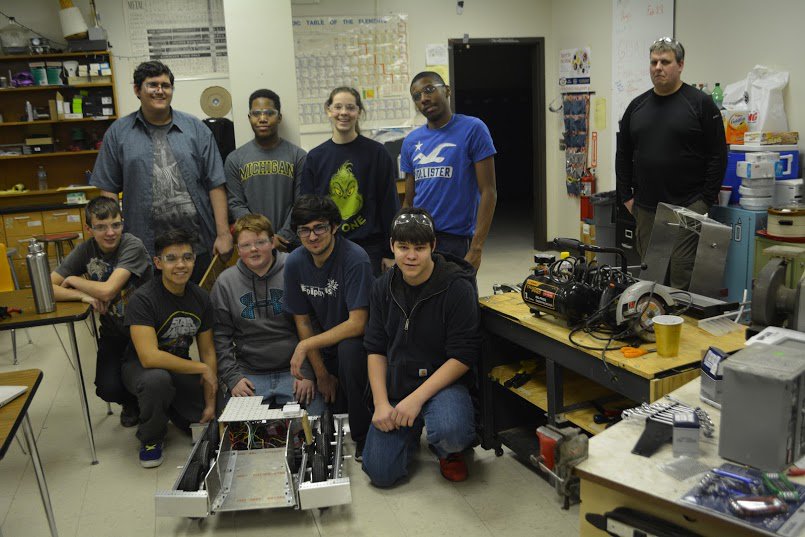 frc5193's tweet photo. We have a robot!!! Good job to everyone on the team! https://t.co/8ULmYnguSP