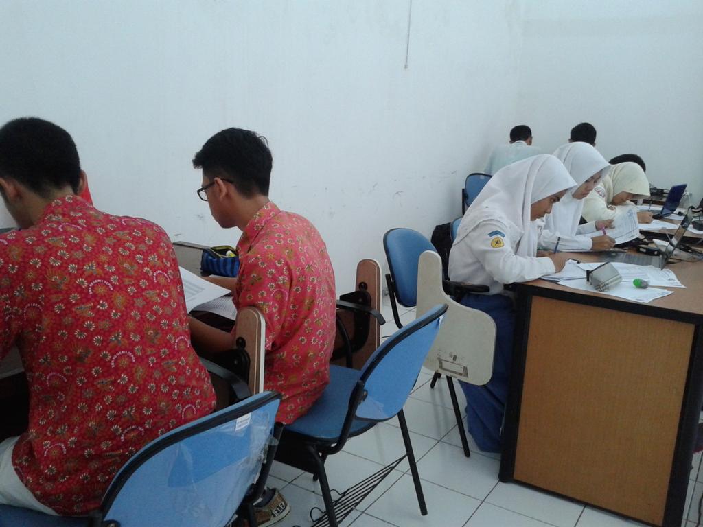 [GRAND FINAL STATION 2016]

Selamat Mengerjakan :)

Bagi para grand finalist, do your best!

#STATION2016
#PRS2016