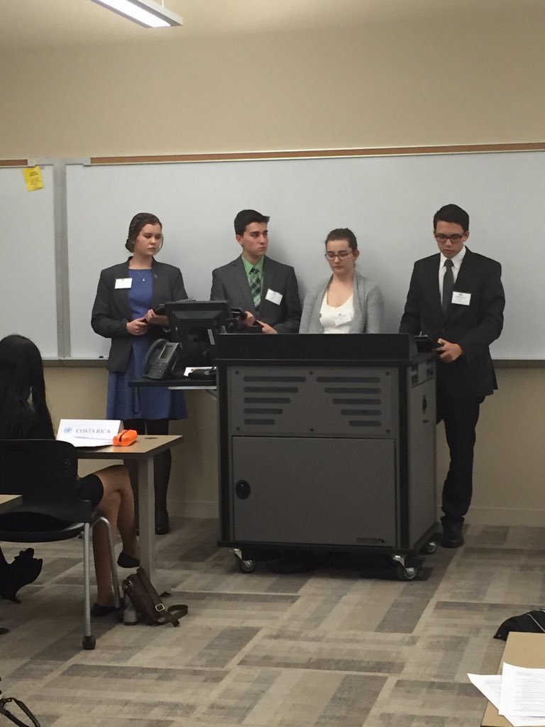 rmhsmodelun's tweet image. @nathan_purtell as France presenting a resolution to solve statelessness and refugees. #changinglives #modelun