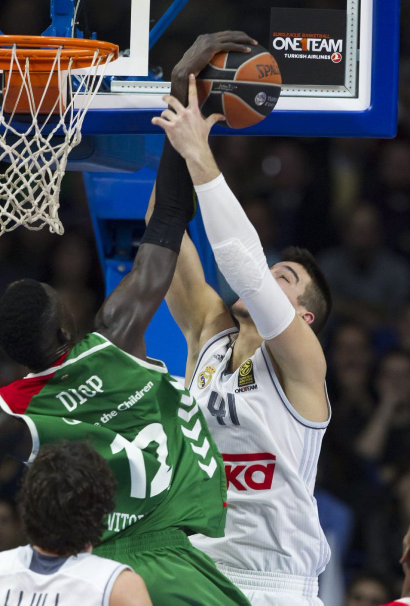 Euroliga J6 Real Madrid-Baskonia.Viernes 5/02/16 a las 20:45 h CakDtbQWEAIettx