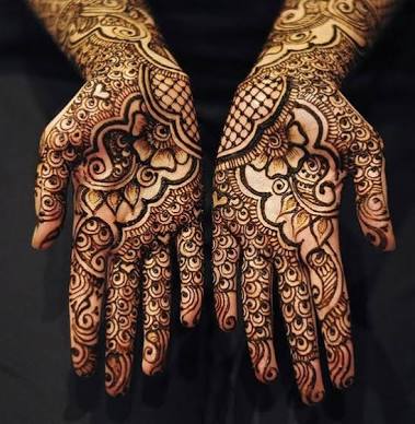 IndianGirl_Prob's tweet photo. Oh but mendhi is so beautiful heeey ❤ #perksofbeingindian https://t.co/lm29GQCjNF