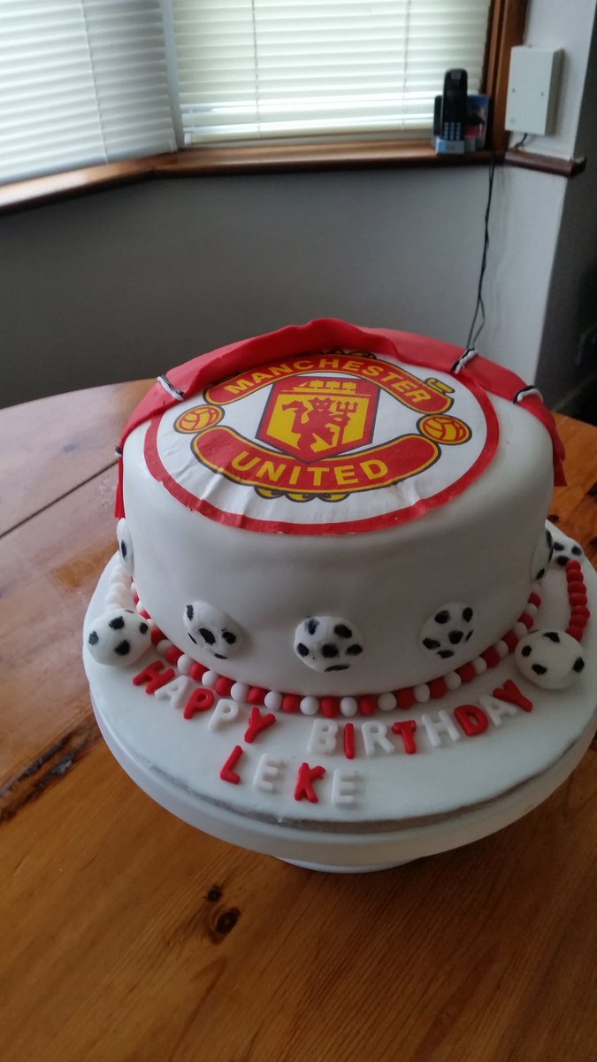 Nice Machister United sponge  birthday  cake