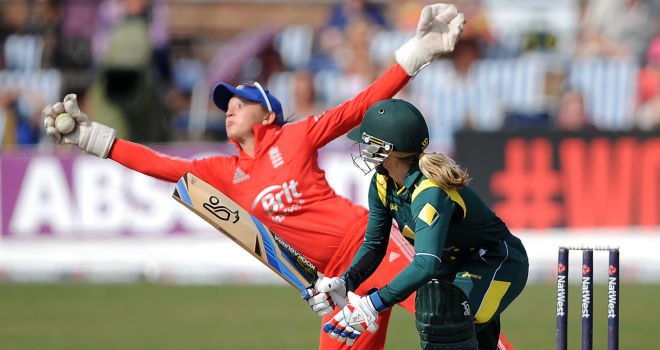SkyCricket's tweet photo. .@Sarah_Taylor30 moves closer to her 100th cap for England with 1st #SAvENG ODI on Sunday: https://t.co/BkwO5BDMUs https://t.co/4brtX9gzAc