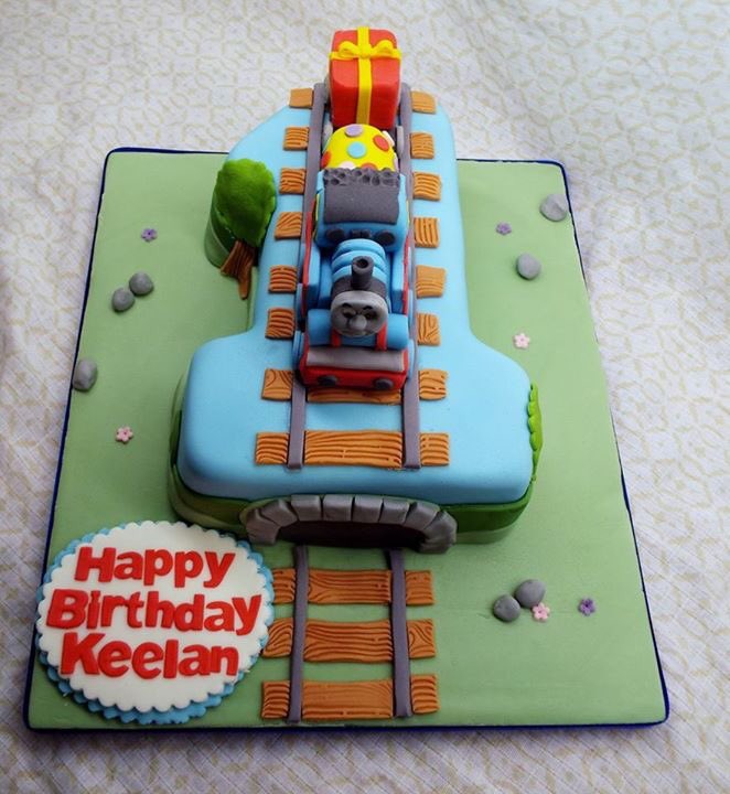 Cake_Geek's tweet photo. @mycakedeco @bakewithstork @CakeCraftMag #trains #thomasthetankengine #northwich #winsford #cheshire #cake https://t.co/ihmcE8dVwD