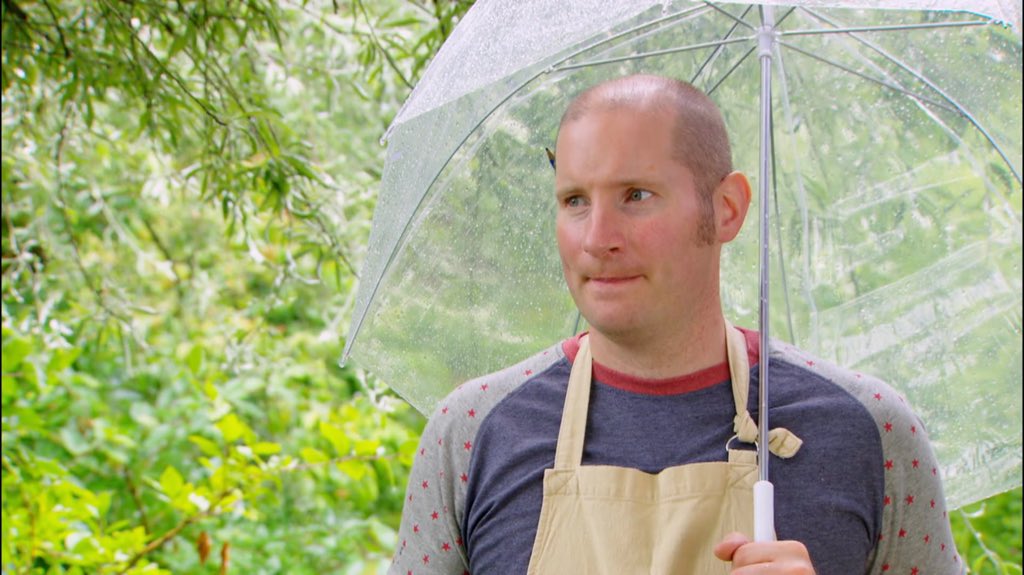 _fieldstudy's tweet image. I can&apos;t get over how adorable Richard is with his umbrella. #thegreatbritishbakingshow