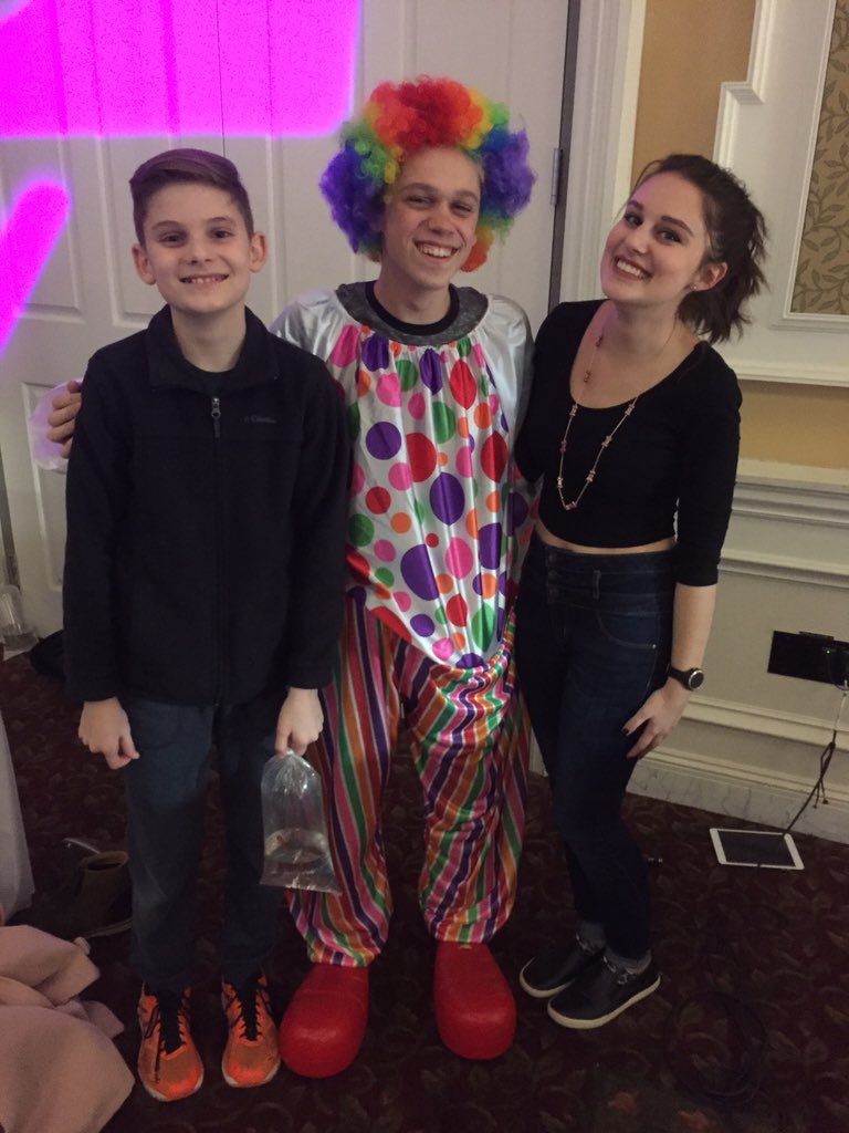 AbbyGrisez's tweet image. So glad my long lost brother Crusty the Clown could come to #SibsWeekend ❗️❗️❗️