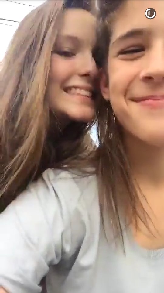 BlogDaLariOff's tweet image. É muito Amor😍😍😍
Amo muito Eles #Jolari #InLove
@larimanoela @Joaoguiavila