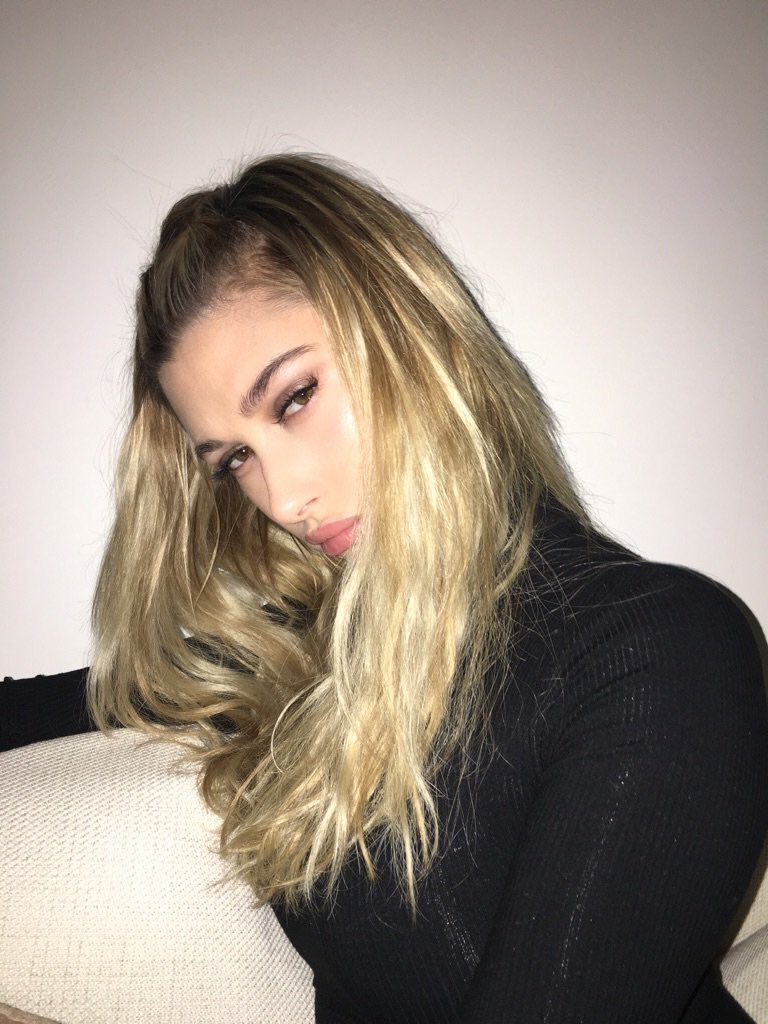 ttylayla's tweet photo. chicBabe https://t.co/EXUEtyowOs