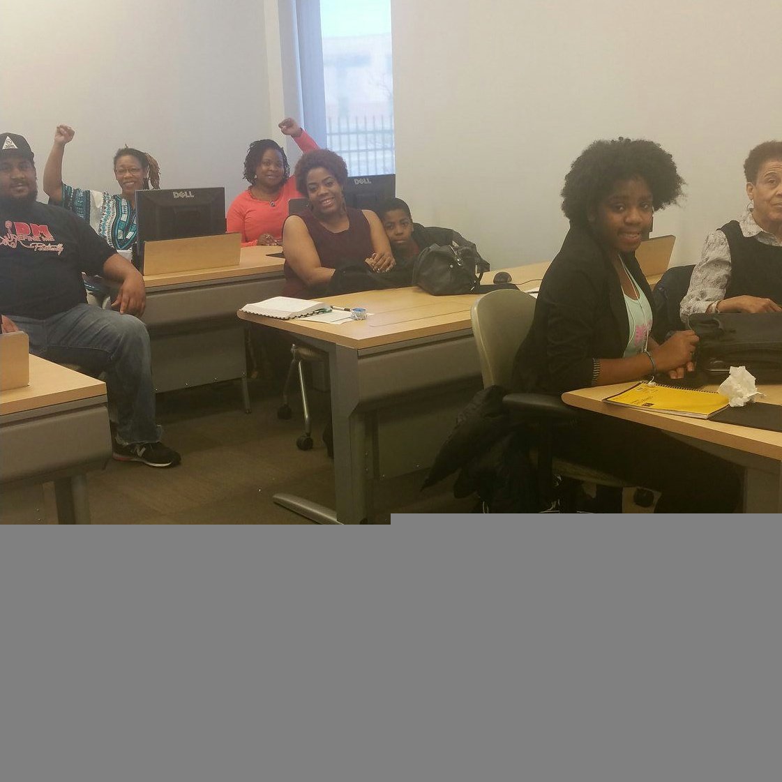 MsFrenchy06's tweet photo. 2nd generation of @handsupunited_ #JavaScriptJustice #taught my first #class today This is what #justice looks like! https://t.co/hmNX91XLKD