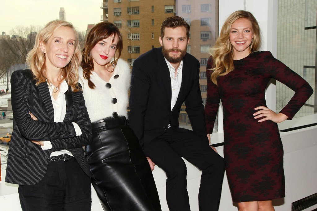 50tonsdecinza's tweet photo. Um ano de #FiftyShadesFirst! Relembre as fotos na galeria: https://t.co/P9Si73DrYB / https://t.co/sCjK28O6UY https://t.co/0fIyA3LGvz