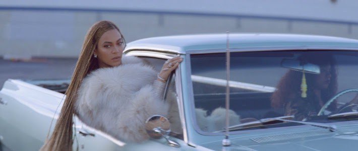 VeronicaGrand's tweet photo. Beyonce back at it Creole style https://t.co/X5dwpuN9Xi https://t.co/Wm1CPJ23Tp