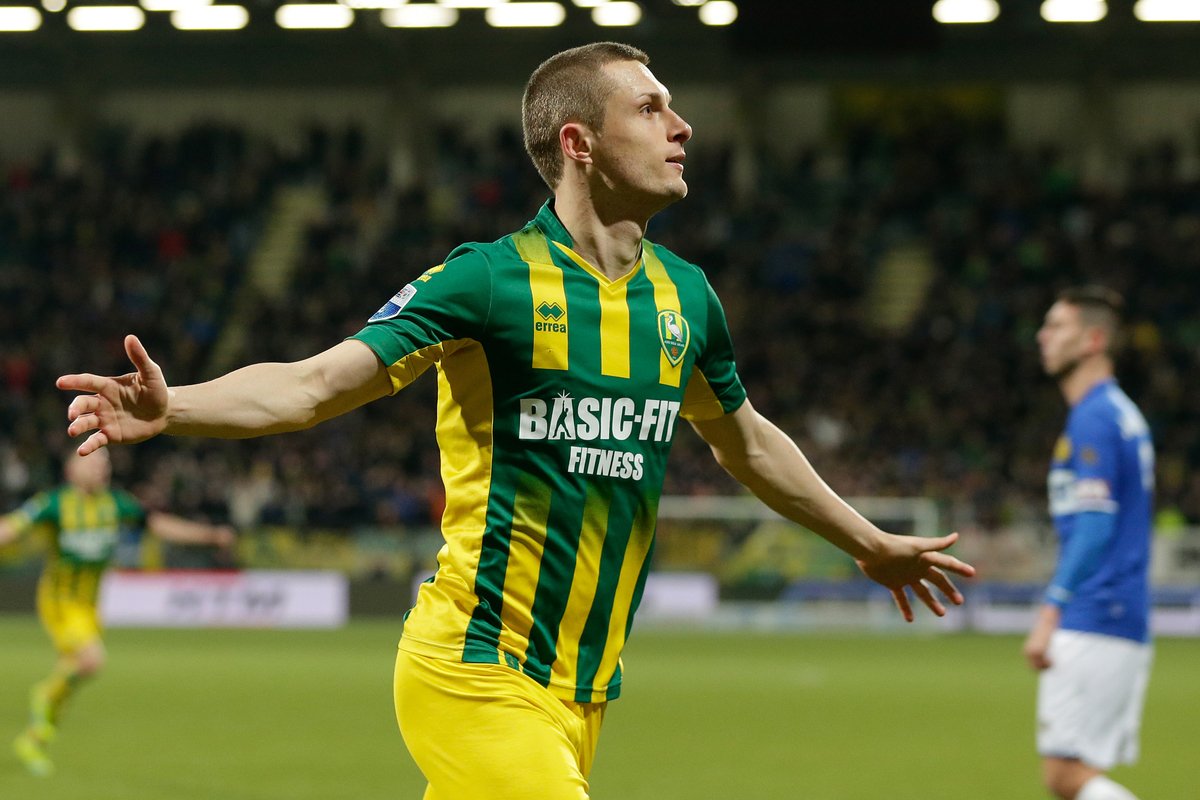 OmroepWestSport's tweet photo. IN BEELD: ADO Den Haag - Roda JC https://t.co/NE338guqzW #DenHaag #ADO #adorod @ADODenHaag @rodajckerkrade @lpl93 https://t.co/qeexZPJLJE