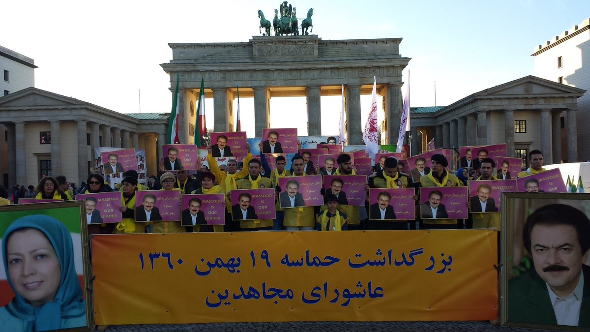 pari1337's tweet photo. گراميداشت حماسه 19بهمن عاشوراي مجاهدين دربرلين براندنبورگ #ايران #مجاهدين #HAMBASTEGI #POMI #NCRI #CAMPLIBERTI https://t.co/wirG1YcXvj