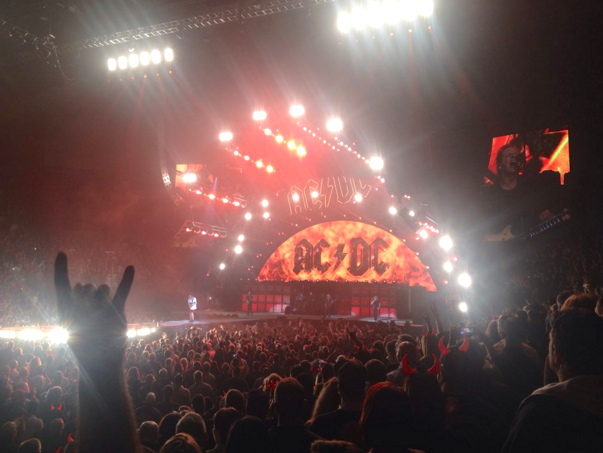 acdc's tweet photo. “Lamborghini's, caviar. Dry martini's, Shangrila”! #SinCity, you were amazing! Thanks to @DT505Y for the photo! https://t.co/aGuXfIFkwu
