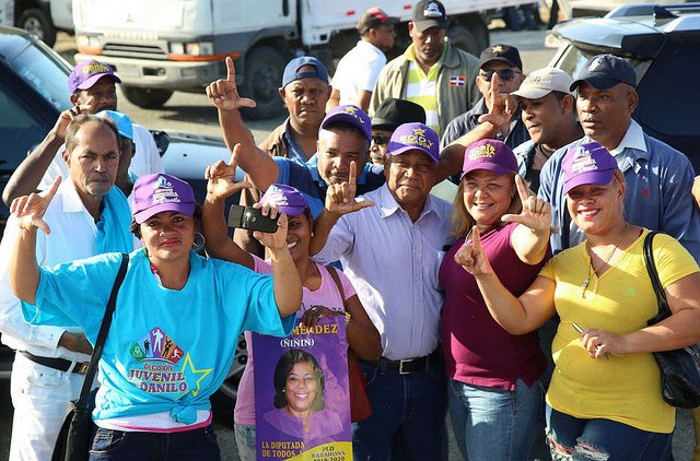 VanguardiaRD's tweet photo. #MultimediaPLD: Recorrido para el sur corto 6/02/2016.
https://t.co/IBrDABuiG0 https://t.co/pHAFV4EtdO