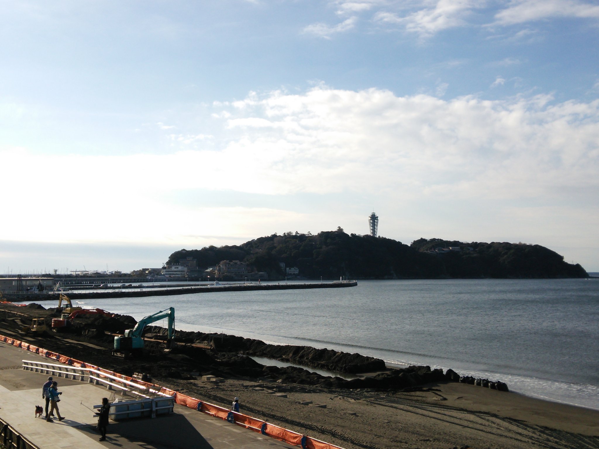 新江ノ島水族館 Pa Twitter おはようございます 東京近郊でも雪の積もった所があるようですね 江の島周辺は穏やかな晴れ 真っ白な富士山が気持ちいいです きょうも10時から開館します T Co 47pcurbeym Twitter