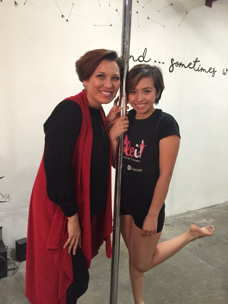 cantukarla's tweet photo. En la inauguración del #Poleit vertical Fitness en #PiedrasNegras #PlazaCulturas felicidades a #ClaudiaRdz ! https://t.co/se6wow771a
