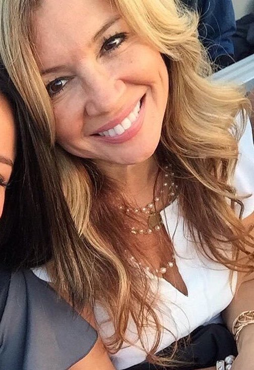 gtgnicolas's tweet photo. @lucianalmao MILF .... man i Love Fridays https://t.co/zS7yeKKdZW