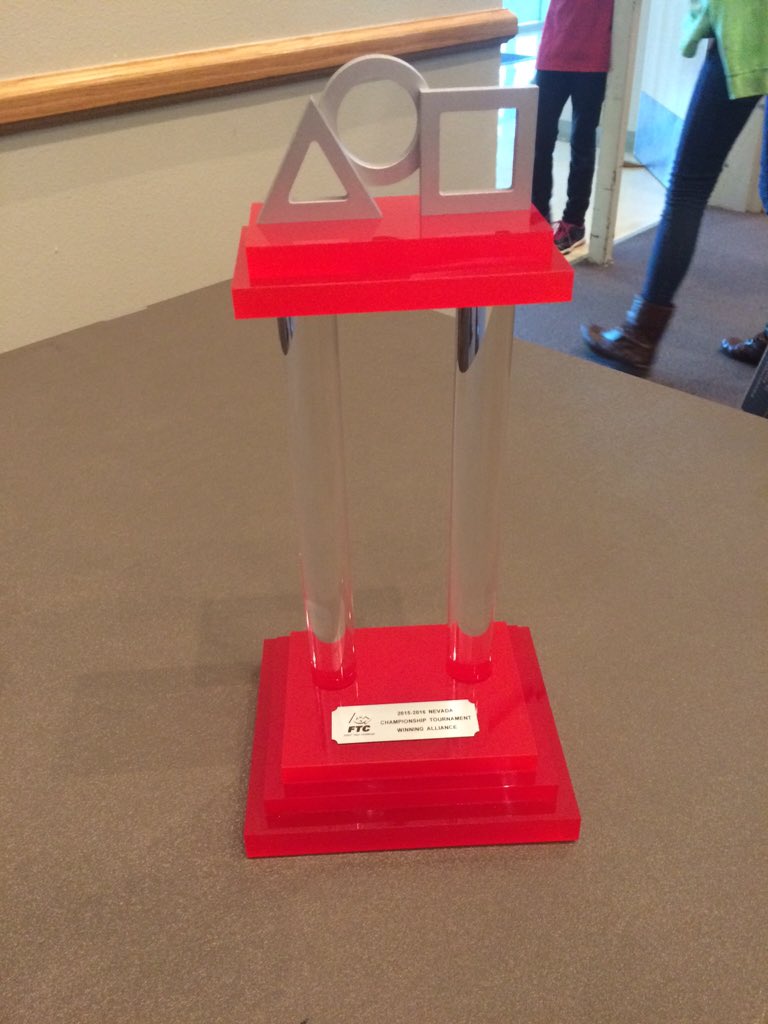 ftc_359's tweet photo. What's this a trophy?!!! #omgrobots https://t.co/kA3j64JKIe
