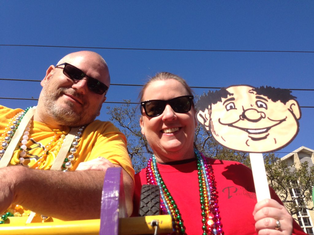 kelliusm's tweet photo. #kreweoftucks Happy Mardi Gras! https://t.co/wCOYMUvo9x