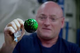 This Is What Happens When You Add Colour Dye And An Antacid Tablet To Water In Space
theevolvingplanet.com/this-is-what-h…
#space