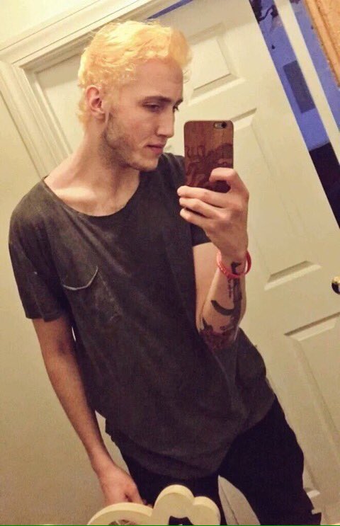 DANlEL7's tweet image. blondes do it better 😩😩