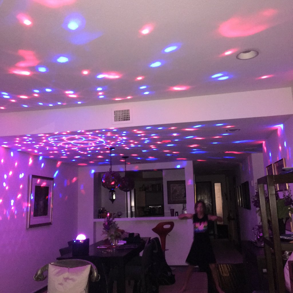 OMLLive's tweet image. @go90 show us your live stream house party @jack @Skrillex #RT #SHARE