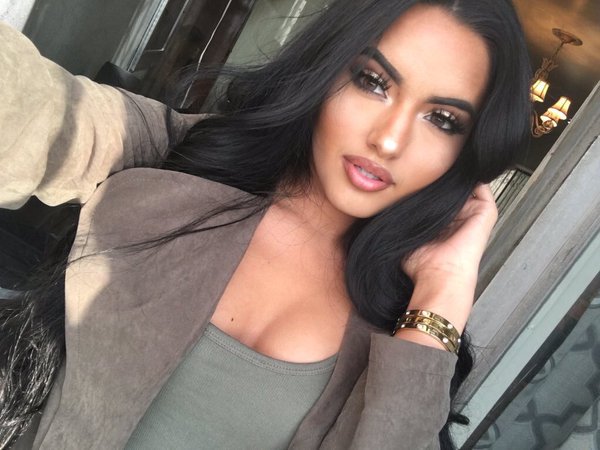 DTWSNFT's tweet image. Mexican 🇲🇽 and Brazilian 🇧🇷 @TheeeRealKarlaJ