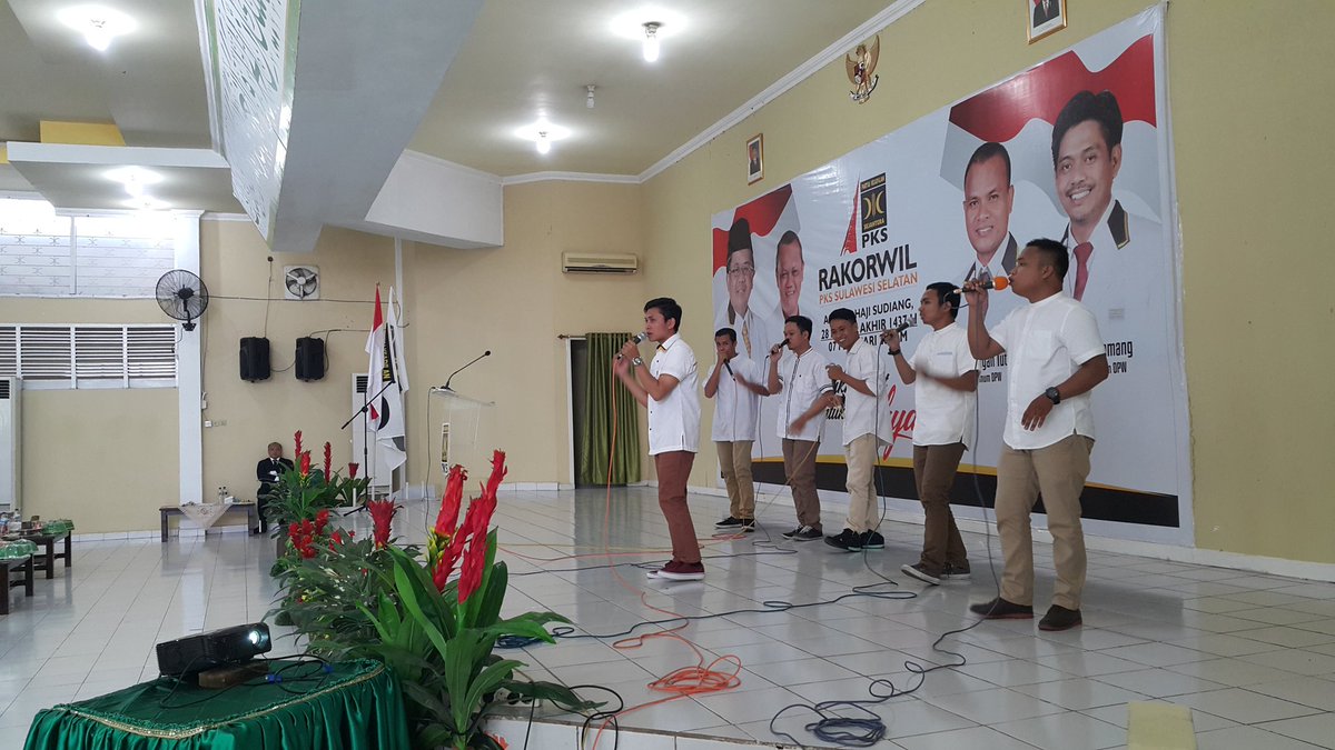 NhisaDelima's tweet photo. Team Nasyid Aligo turut memeriahkan #RakorwilPKS Sulsel https://t.co/Vb6XFFG21x