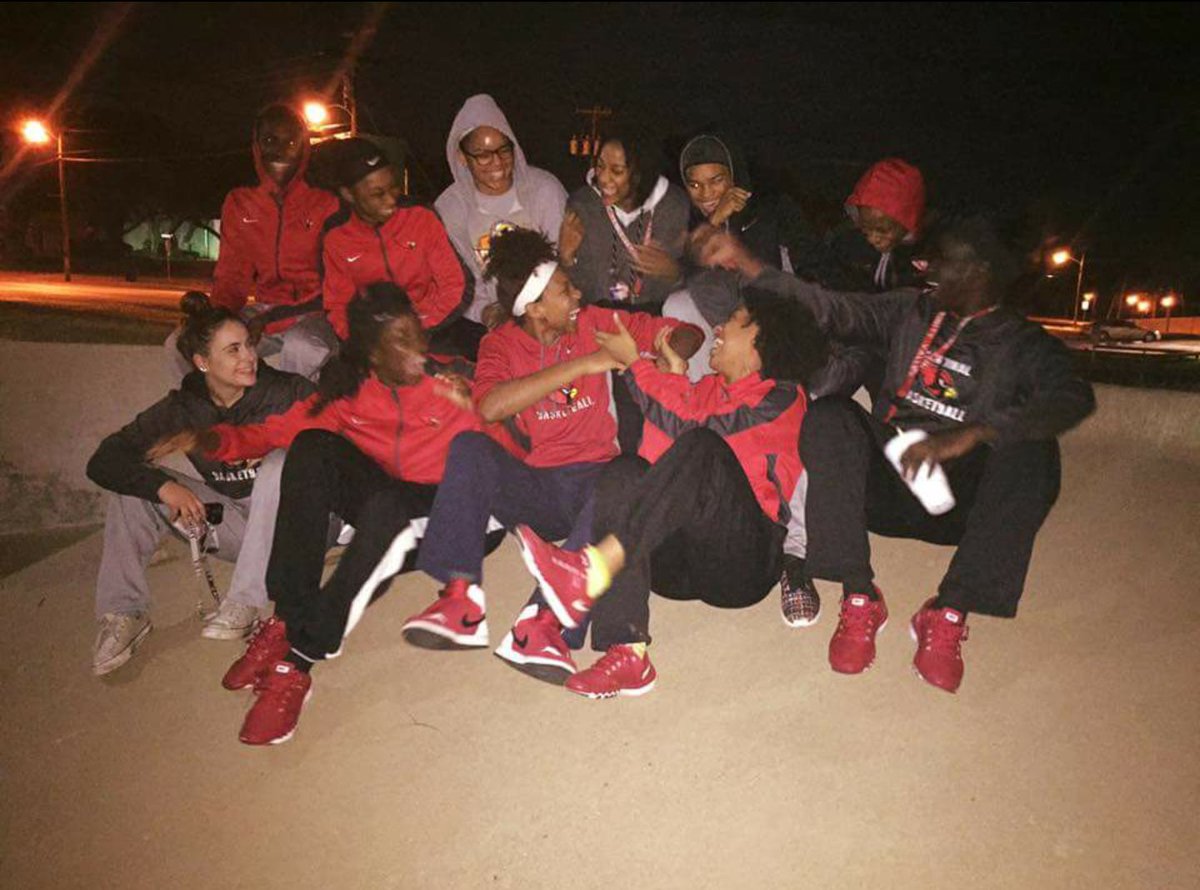 Coachgerald15's tweet photo. Got the W vs Kilgore! This picture self explains our culture! (Family1st,Youmatter) https://t.co/gmTg6S1Gsx