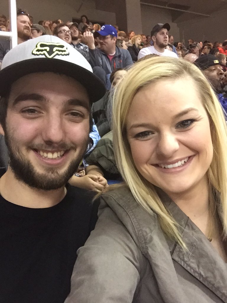 KelliAdele's tweet photo. @MTnumber4Thomas #MonsterJam https://t.co/oGzrw4cR46