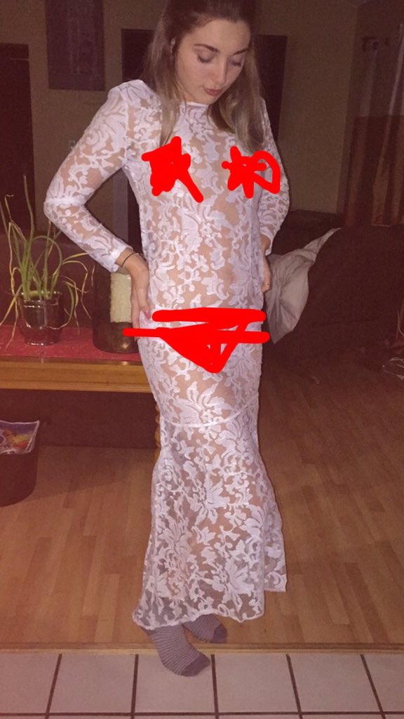 Sydd_Thee_Kiddd's tweet image. Received my beautiful prom dress I ordered online lol
