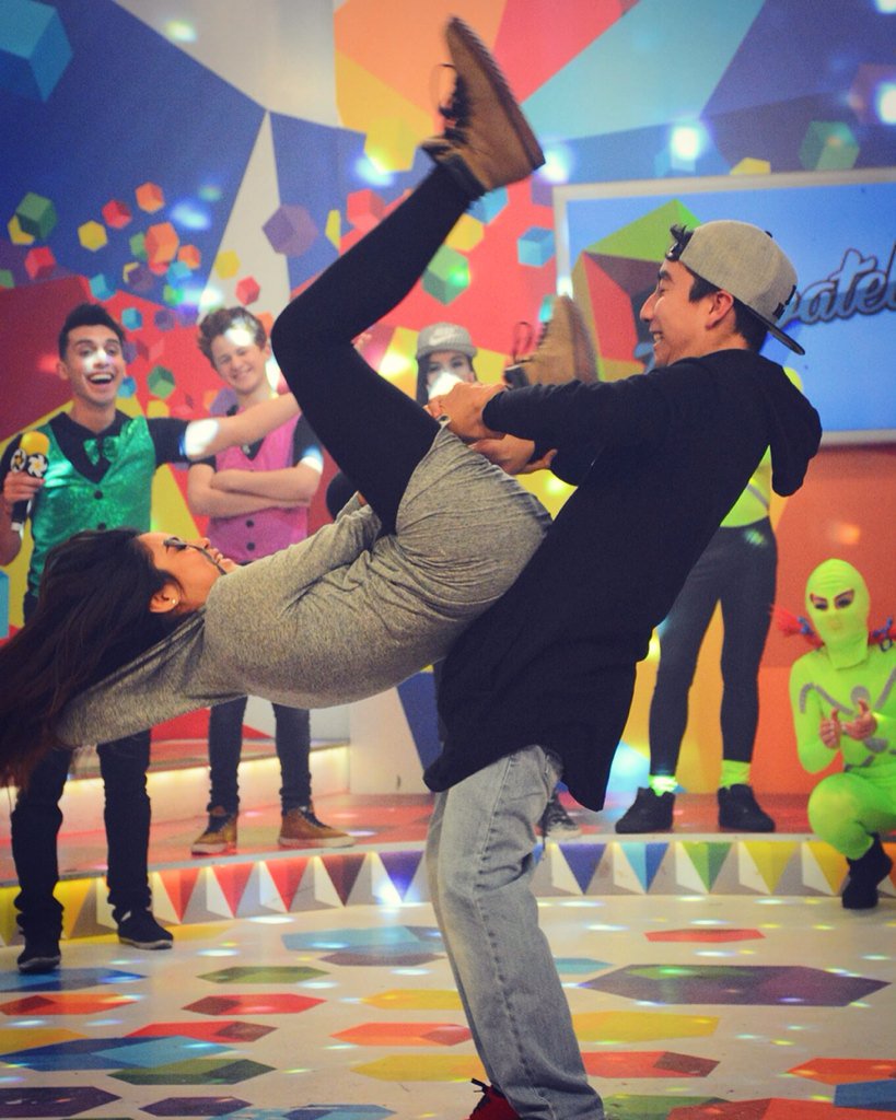 irvingtomato's tweet photo. Dando una cátedra de como de debe bailar en televisión

https://t.co/ppWuq0DCOc https://t.co/ByIoWM6uGE