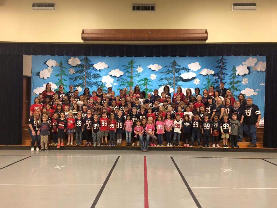 hesschick's tweet photo. @JJWatt we say congratulations to our defensive player of the year! #99dayssmarter #haileyelem https://t.co/M0Ei3OmHei