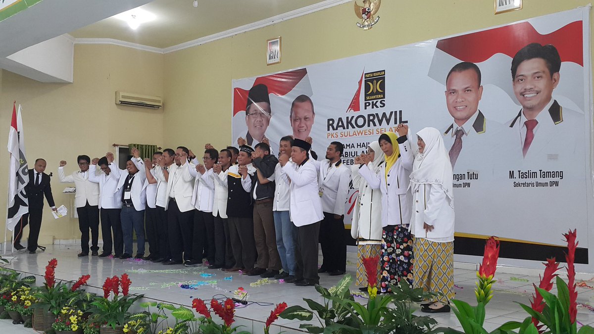 NhisaDelima's tweet photo. Para pengurus @PKSSulsel #RakorwilPKS https://t.co/LK5inA1PPq