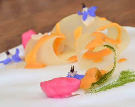 A Luxury Travel Blog tweet media