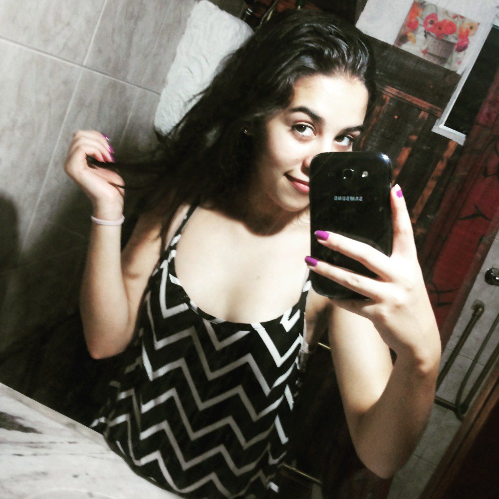 LuciaBintancurt's tweet photo. #ki #Memue #Malvin #aburrisa #PicOld https://t.co/bwb6JBedb4