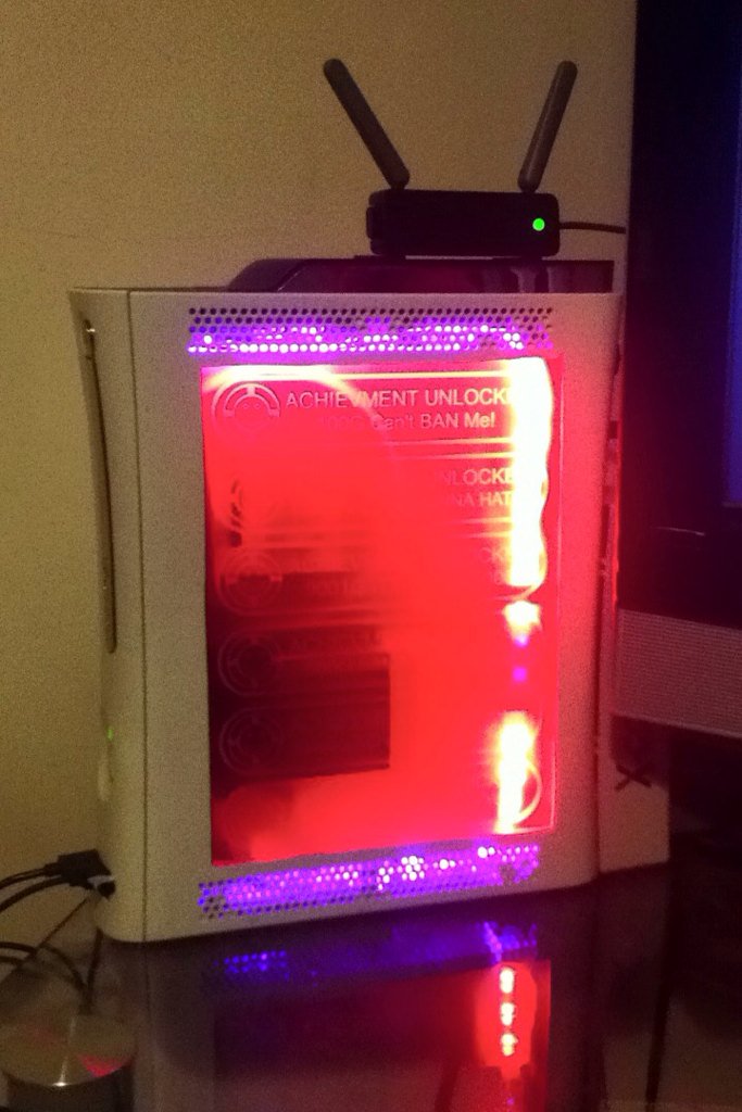 NexyIsTweeting's tweet photo. Got a new window mod on my Xbox. Looks so cool. Thanks to a good friend @YTCrypticGaming we put it on last week. https://t.co/bH7aQ9Wpp5