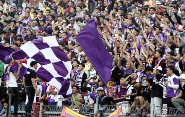 tweetpersik's tweet photo. Selamat ulang tahun ke-15 Persikmania, terima kasih untuk dedikasinya ke Persik Kediri selama ini https://t.co/4SVvWfhmad