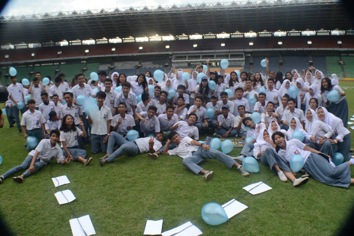 <a href="/Sepuluh2016/">SMAN 10 JAKARTA 2016</a>  solid terus ya.  Lulus 100% amin.