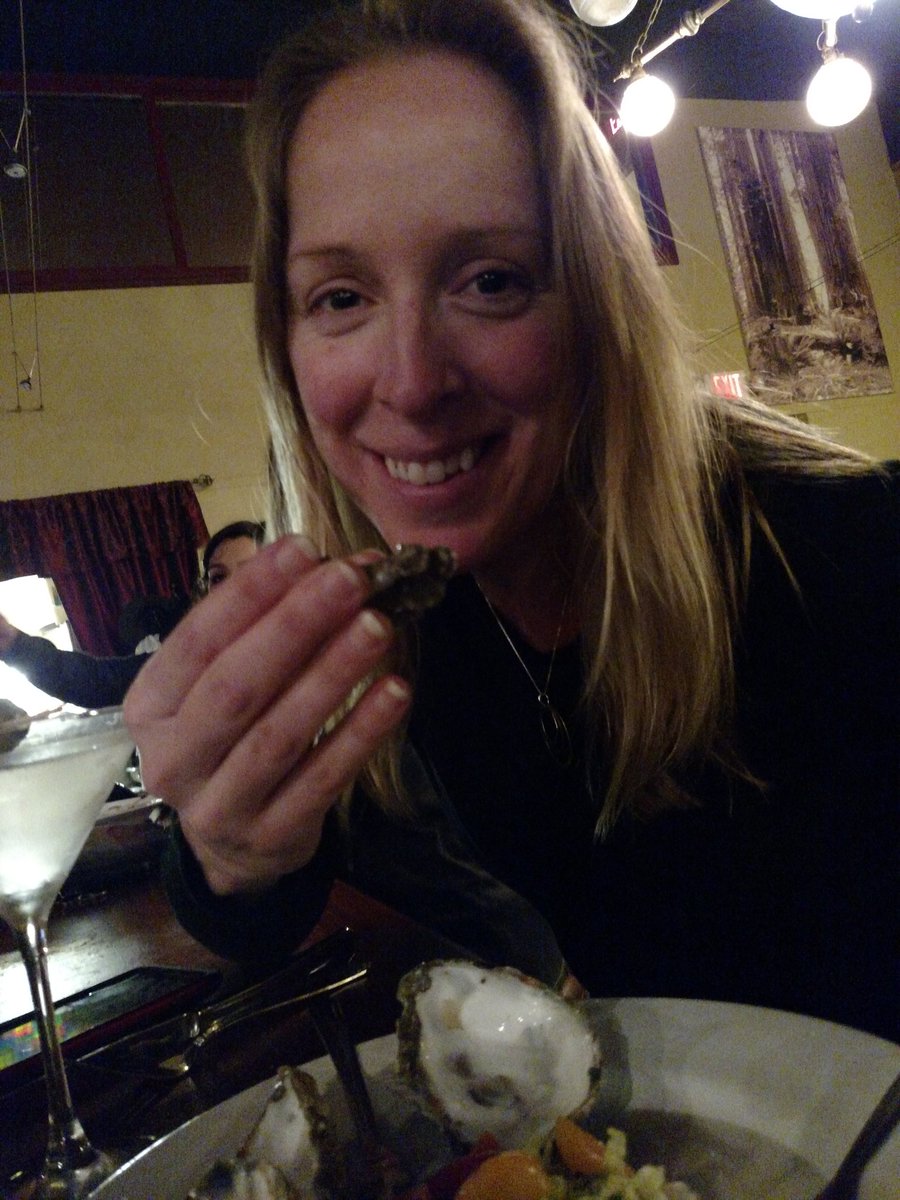 Trafer902's tweet photo. #iusedtobeavegetarian #nowimnot #shesabadinfluence #shesmywife #imthewife #datenight #iadoremywife https://t.co/u1UKEm0bkk