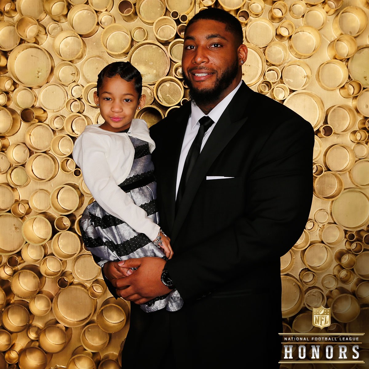 NFL's tweet photo. ❤❤❤ #LeahStrong #NFLHonors https://t.co/ettWGiVhK8